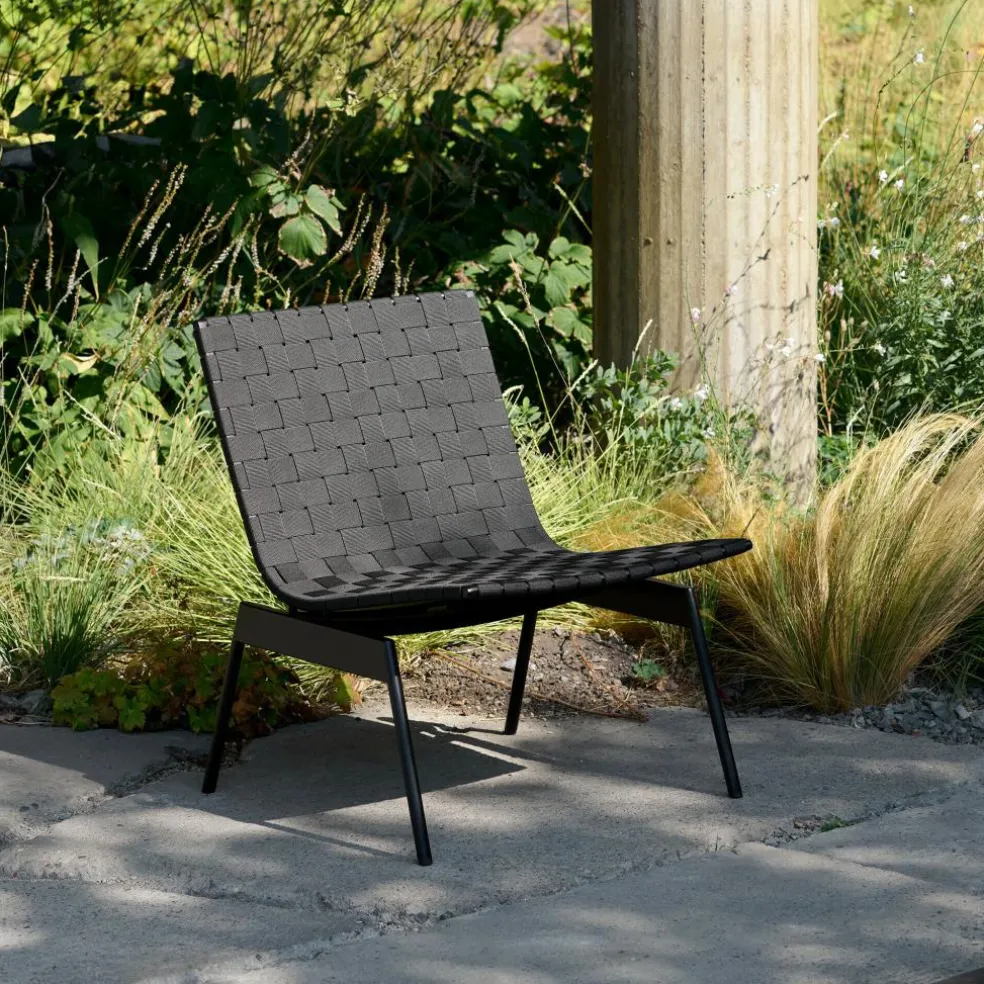 Ville AV44 Outdoor Lounge Chair