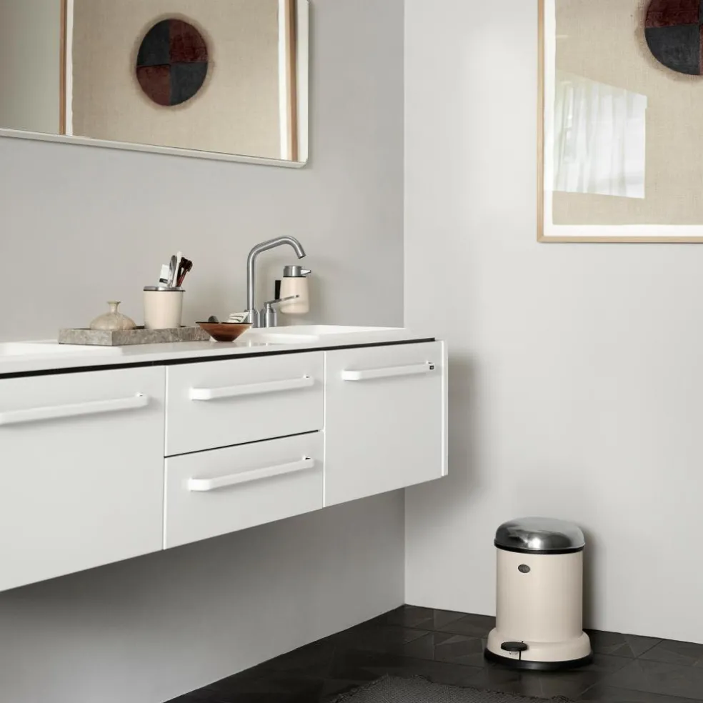 Vipp9w Seifenspender für Wandmontage