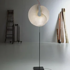 Yoruba Rose LED Stehleuchte